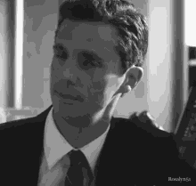 matthew goode rolling eyes vampire a discovery of witches eye roll