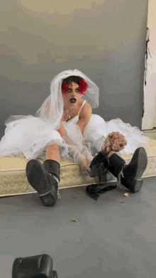 Yungblud Marry Me Yungblud Dress GIF - Yungblud Marry Me Yungblud Dress Yungblud Wife GIFs