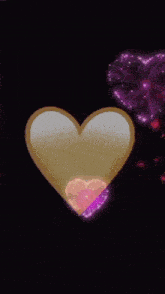 a heart with the word " the lindoooo " written on it
