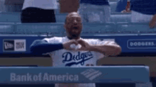 Dodgers Go GIF - Dodgers Go Heart GIFs