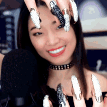 Showing Nail Extensions Tingting GIF - Showing Nail Extensions Tingting Tingting Asmr GIFs