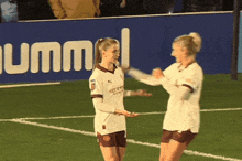 Jess Park Laura Coombs GIF - Jess Park Laura Coombs Ruby Mace GIFs