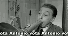 Vota Antonio GIF - Vota Antonio Totò GIFs