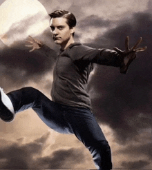 Tobey Maguire Spiderman GIF - Tobey Maguire Spiderman Yolo GIFs