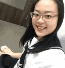 Selfie Girl GIF - Selfie Girl Asian GIFs
