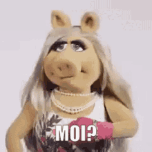 Miss Piggy The Muppets GIF - Miss Piggy The Muppets Moi GIFs