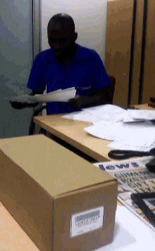 Busy Working GIF - Busy Working Reading GIFs