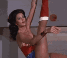 Wonder Woman Hanging GIF - Wonder Woman Hanging Catch GIFs