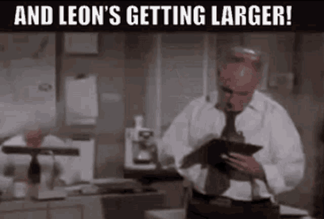 leons-getting-larger-airplane.gif