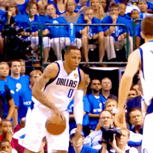 Shawn Marion Crossover GIF - Shawn Marion Crossover Le Bron James GIFs