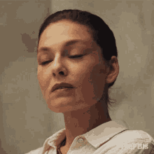 Trying Not To Laugh Kristin Gaines GIF - Trying Not To Laugh Kristin Gaines Alexa Davalos GIFs