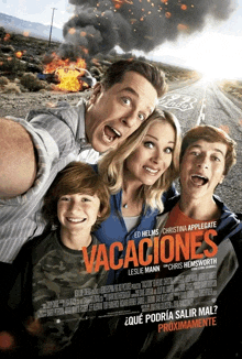 a movie poster for vacaciones shows a family posing for a selfie
