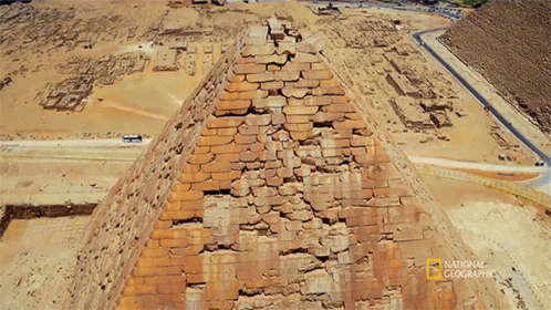 pyramid-the-tomb-of-tutankhamun.gif