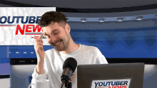 Cringe Benedict Townsend GIF - Cringe Benedict Townsend Youtuber News GIFs
