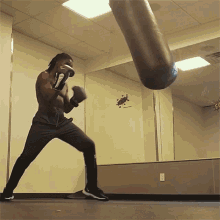 Boxing The Black Mastadonte GIF - Boxing The Black Mastadonte Punching GIFs