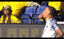 a soccer game is being played between bif and fck and the score is 0-3
