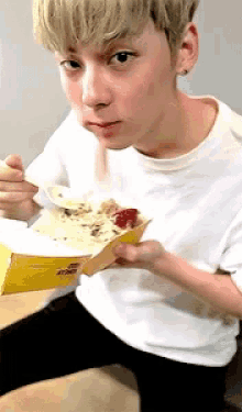 Hwang Minhyun Eating GIF
