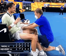 Daniil Medvedev Massage GIF - Daniil Medvedev Massage Tennis GIFs