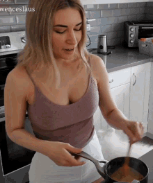 Alinity Cooking GIF - Alinity Cooking Kitchen GIFs