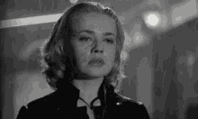 Mulher Triste Na Chuva GIF - Elevatortothe Gallows Raining Jeanne Moreau GIFs