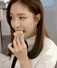 son naeun naeun apink eat eating