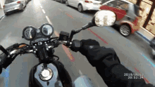 Moto Mirarparaque GIF - Moto Mirarparaque Driving GIFs