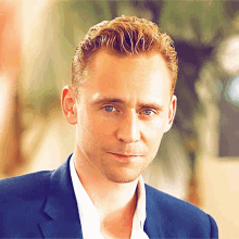 Tom Hiddleston Handsome GIF - Tom Hiddleston Handsome Smile GIFs