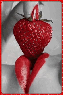 Strawberry Lips GIF - Strawberry Lips Sparkle GIFs