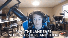 Play The Lane Safe No Deaths Here And There GIF - Play The Lane Safe No Deaths Here And There Strategy GIFs