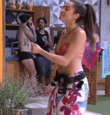 Paula Cabarbosa Dance GIF - Paula Cabarbosa Dance Feeling It GIFs