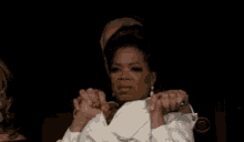 Oprah Pray Oprah Praying GIF - Oprah Pray Oprah Praying Serious GIFs