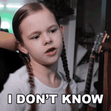 I Dont Know Claire Crosby GIF - I Dont Know Claire Crosby Claire And The Crosbys GIFs