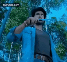 Serious Look With Knife.Gif GIF - Serious Look With Knife Racha Movies GIFs