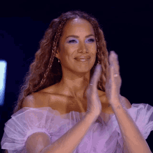 Clap Leona Lewis GIF - Clap Leona Lewis Queen Of The Universe GIFs