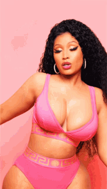 Nicki Minaj Bounce GIF - Nicki Minaj Bounce Wobble Up GIFs