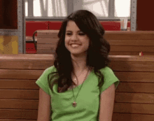 Giggle Selena Gomez GIF - Giggle Selena Gomez Laughing GIFs
