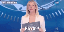 Isola Alessia Marcuzzi GIF - Isola Alessia Marcuzzi Pizza GIFs