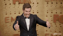 Thumbs Up Peace GIF - Thumbs Up Peace Adam Devine GIFs