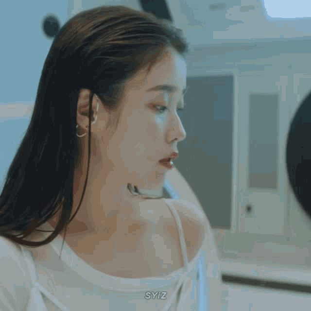 Iu Eight 이지은 GIF - Iu Eight 이지은 What - Discover & Share GIFs