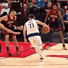 luka doncic dwight powell lob alley oop assist