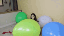 meletus balon hijau cewek lucu