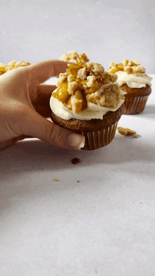 Apple Crumble Cupcakes Cupcake GIF - Apple Crumble Cupcakes Cupcake Dessert GIFs
