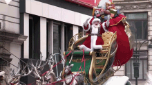 Look At Me Santa Claus GIF - Look At Me Santa Claus Macys Thanksgiving Day Parade GIFs