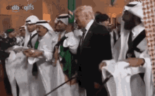 رقص سعودي يرقص رجل رجال شماغ غطرة حطة مشدة دونالد ترمب GIF - Saudi Dance Dancing Man Men Dance GIFs