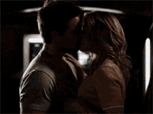 Olicity Oliver And Felicity GIF - Olicity Oliver And Felicity Kissing GIFs
