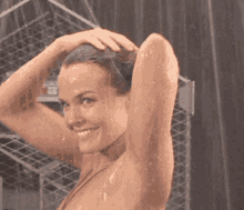 Starship Troopers Shower GIF - Starship Troopers Shower Dina GIFs