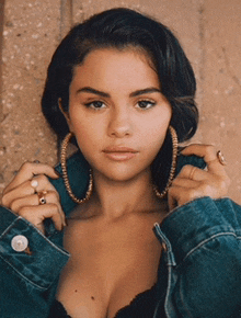 Selena GIF