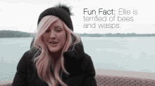Ellie Goulding Wasp Attack 😍😂😍😂 GIF - Ellie Goulding Bees Wasp GIFs