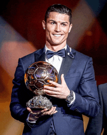 Ronaldo Ballon Dor GIF - Ronaldo Ballon Dor GIFs