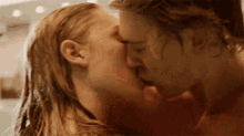 Kissing Couple GIF - Kissing Couple GIFs